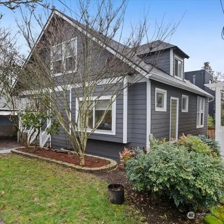 Buy this studio house on 2115 East Pine Street in Seattle, WA 98122