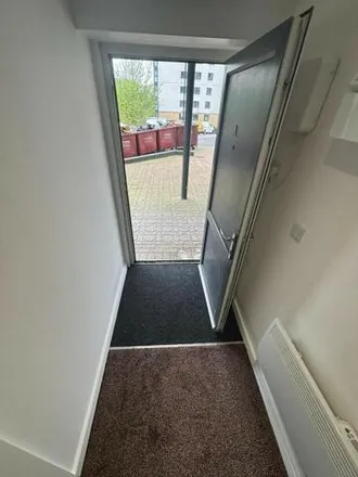 Image 2 - Wheatley Court, Mixenden Road, Fountainhead, HX2 8PU, United Kingdom - Room for rent