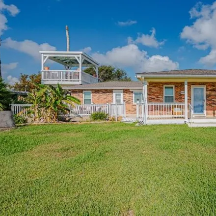 Buy this 4 bed house on 1670 Bayshores in Rockport, TX 78382