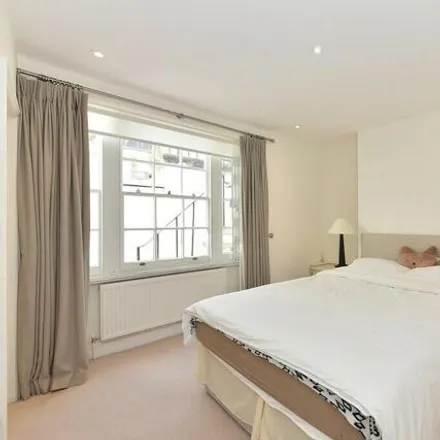 Image 4 - St Saviour's, Pimlico, St George's Square, London, SW1V 3QW, United Kingdom - Room for rent