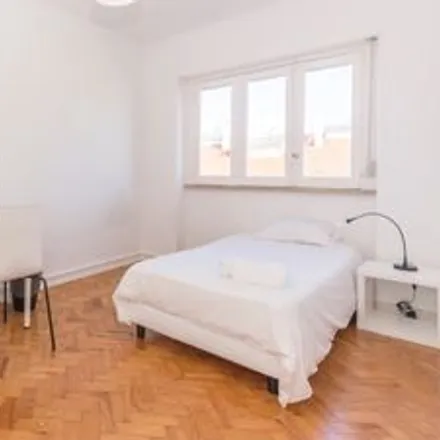 Rent this 5 bed room on Rua Barão de Sabrosa