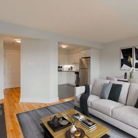Image 3 - 581 Avenue Delmar, Pointe-Claire, QC H9R 5J2, Canada - Apartment for rent
