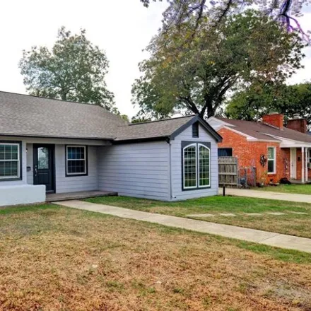 Image 3 - 6333 Calmont Avenue, Fort Worth, TX 76116, USA - House for sale