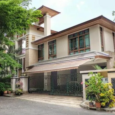 Rent this 4 bed house on Soi Chai Mongkhon in Vadhana District, Bangkok 10110