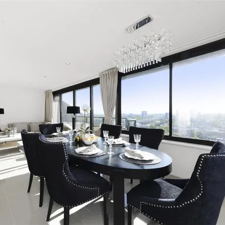 Rent this 2 bed apartment on Cresta House in Swiss Terrace, London