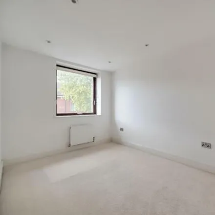 Image 4 - Target House, Hill Avenue, Chesham Bois, HP6 5BW, United Kingdom - Apartment for sale