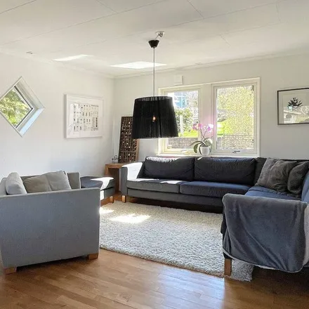 Rent this 3 bed house on Brose in Flygfältsgatan 4, 423 37 Torslanda