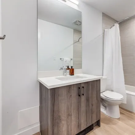 Image 2 - Bridgeland, Calgary, AB T2E 5A2, Canada - Apartment for rent