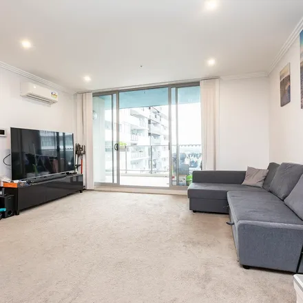Image 3 - The Gallery, Bigge Street, Sydney NSW 2170, Australia - Apartment for rent