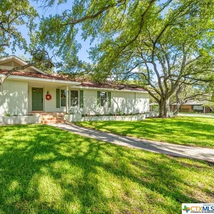 Buy this 3 bed house on 2 La Mesa Drive in New Braunfels, TX 78130