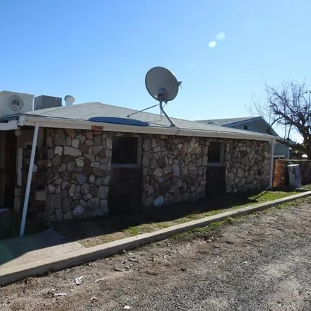 Buy this studio house on 137 Verdugo Road in Mammoth, Pinal County