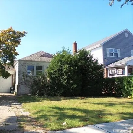 Image 2 - 7 Catalpa Avenue, Village of Lynbrook, NY 11563, USA - House for sale