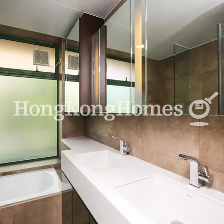 Image 2 - China, Hong Kong, Hong Kong Island, Pok Fu Lam, Pok Fu Lam Road - Apartment for rent