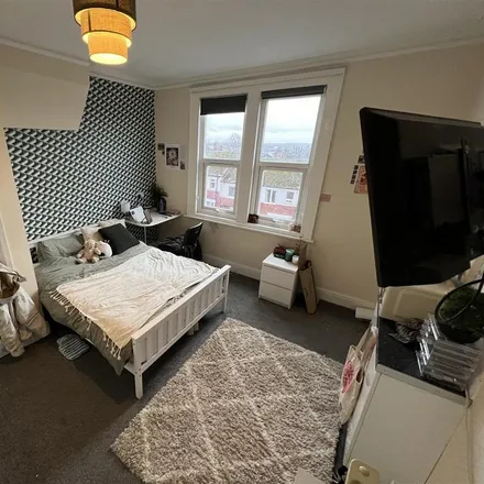 Image 6 - Manor View, Leeds, LS6 1BU, United Kingdom - Townhouse for rent