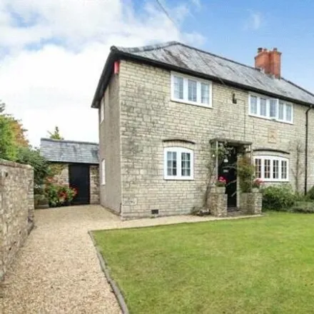 Buy this 3 bed house on Millards Hill in Belle Vue, Midsomer Norton