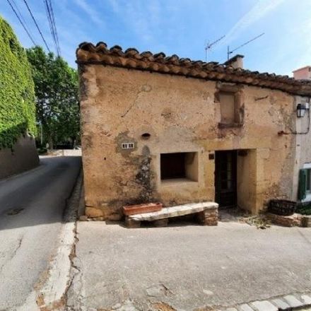 Rent this 2 bed house on 8 Rue d'en Bedos in 11120 Bize-Minervois, France