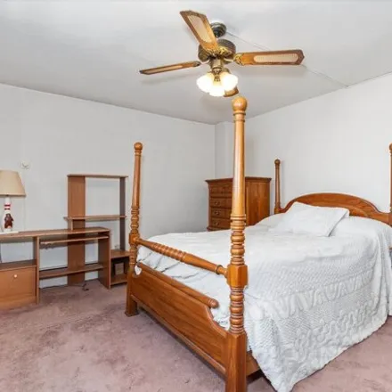 Image 2 - Delaware Avenue Historic District, Delaware Avenue, Wilmington, DE 12806, USA - Condo for sale