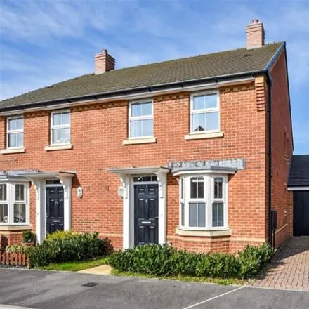 Buy this 3 bed duplex on unnamed road in Whitchurch, RG28 7FU