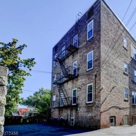 Image 9 - 60 Cambridge Street, East Orange, NJ 07018, USA - Apartment for rent