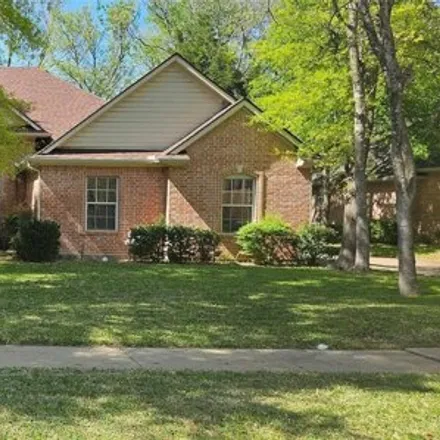 Image 1 - 699 Creekwood Court, Ennis, TX 75119, USA - House for sale