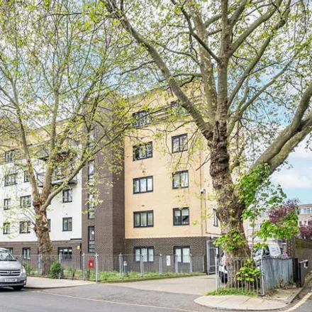 Buy this 3 bed apartment on 220 Stepney Way in Ratcliffe, London