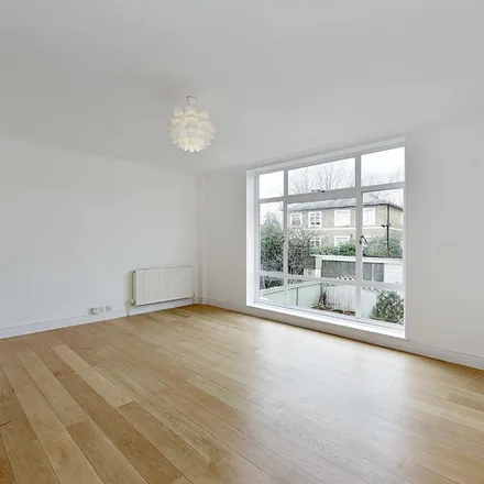 Rent this 5 bed townhouse on 20-28 Marlborough Hill in London, NW8 0NJ