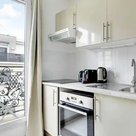 Image 9 - 26 Rue Camille Desmoulins, 75011 Paris, France - Apartment for rent