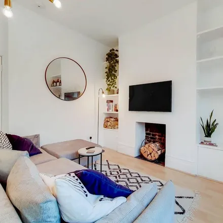 Rent this 1 bed apartment on 1 Fergus Road in London, N5 1JS