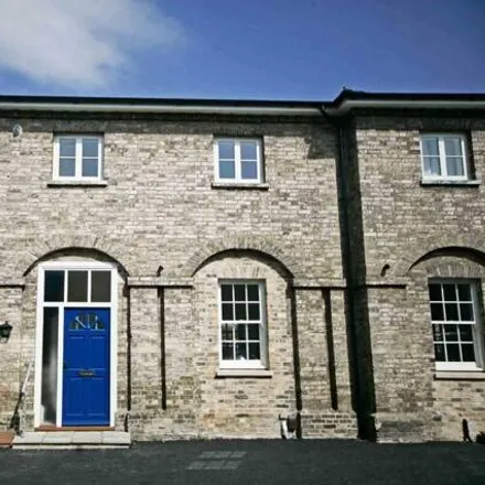 Image 1 - Reynolds House, High Street, Newmarket, CB8 9AF, United Kingdom - Townhouse for rent