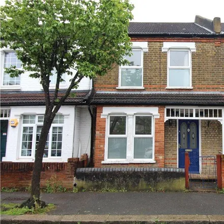 Rent this 2 bed townhouse on Jesmond Road in London, CR0 6JR