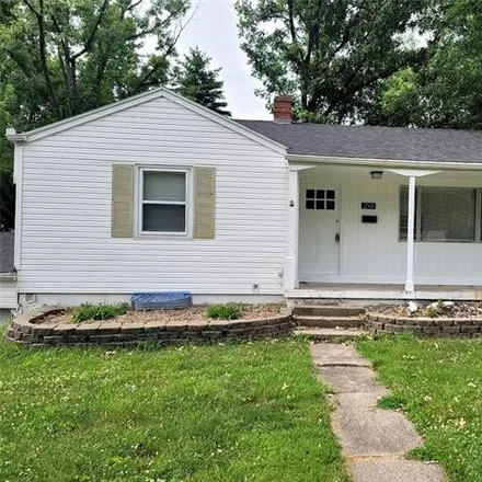 Image 1 - 2501 Northeast 53rd Street, Kansas City, MO 64118, USA - House for sale