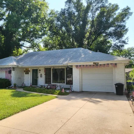 Buy this 2 bed house on 1519 John Street in Winfield, KS 67156