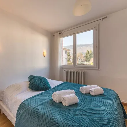 Rent this 3 bed apartment on 74410 Saint-Jorioz