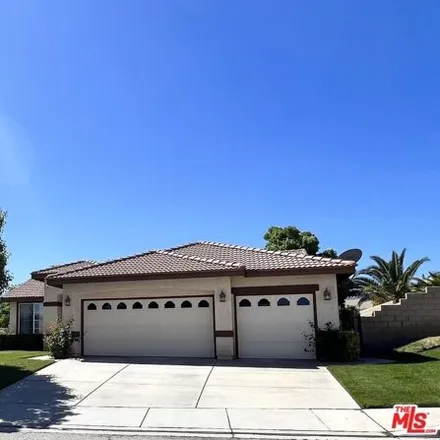 Buy this 3 bed house on 40294 Vista Pelona Drive in Palmdale, CA 93551