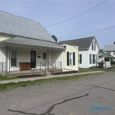 Buy this 3 bed house on 237 Center Street in Columbus Grove, Pleasant Township
