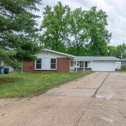 Buy this 3 bed house on 6 Bonnie Court in Florissant, MO 63033