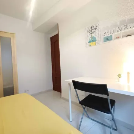 Rent this studio room on Calle de la Sierra de Tornavacas in 13, 28031 Madrid