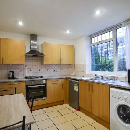 Image 5 - 2-22 Daley Street, London, E9 6HR, United Kingdom - Townhouse for rent