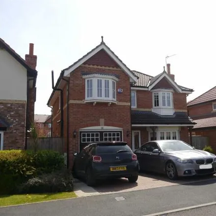 Rent this 4 bed house on 14 Glenville Close in Cheadle Hulme, SK8 6RP