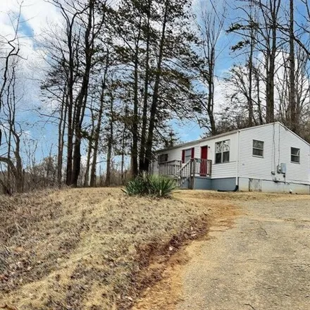 Image 2 - 98 Beaver Road, Heusley, Henry County, VA 24112, USA - House for sale
