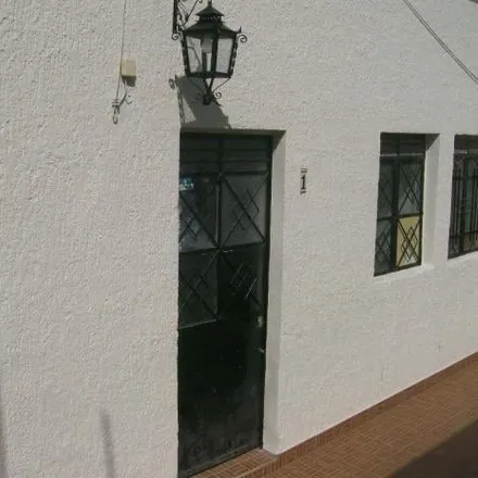 Rent this 2 bed house on Calle Zacatecas in Barrio de Mezquitán, 44266 Guadalajara