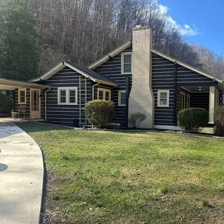 Buy this 3 bed house on 822 Chloe Road in Pikeville, KY 41501