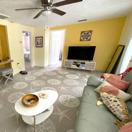 Rent this 2 bed house on Punta Gorda
