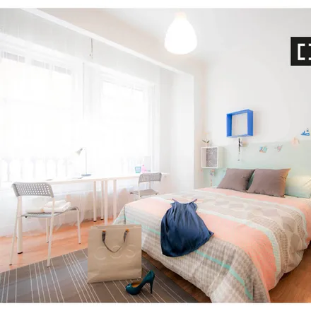Rent this 5 bed room on Txela in Calle Licenciado Poza / Poza lizentziatuaren kalea, 48011 Bilbao