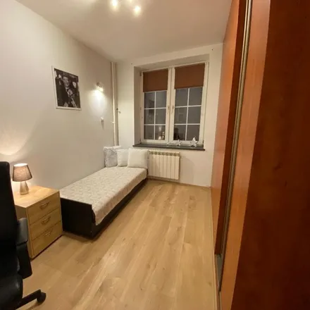 Rent this 4 bed room on Ogarna 29/30 in 80-826 Gdańsk, Poland