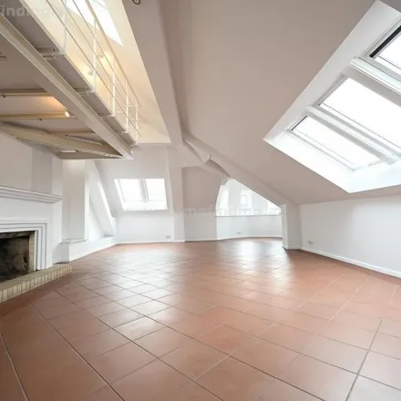 Rent this 6 bed apartment on Livshits in Neulinggasse 11, 1030 Vienna