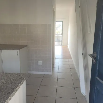 Image 4 - Clarendon Street, Klipkop, Parow, 7501, South Africa - Apartment for rent