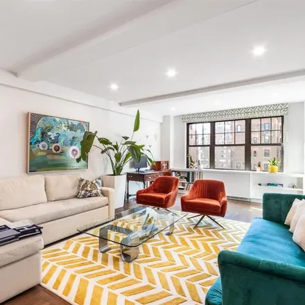 Buy this studio apartment on 785 PARK AVENUE 14A in New York