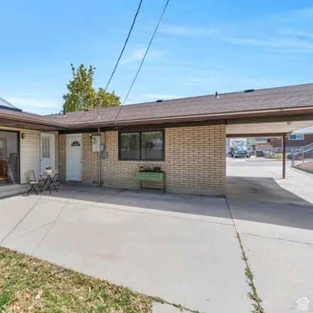 Image 4 - 355 Lakeview Avenue, Tooele, UT 84074, USA - House for sale