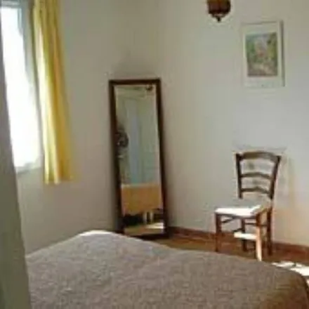 Rent this 1 bed house on 84220 Joucas
